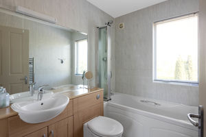 Family bathroom- click for photo gallery